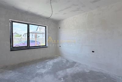 Casa Individuala - 4 camere - 2 bai - 356mp teren - 10