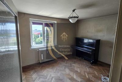 Apartament cu 3 camere decomandat în Barbu Văcărescu