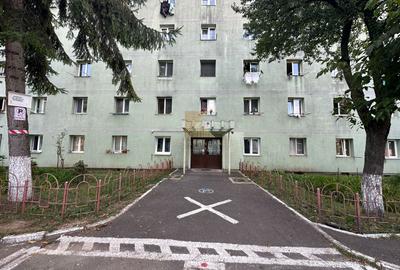 Camera cu baie, renovata complet, etaj 3,. Serii 2, prima inchiriere - 10