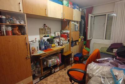 Garsonieră decomandată, mobilată în Broscărie