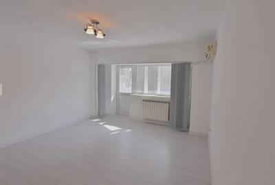 Apartament 2 Camere Decebal,Alba Iulia,bl.1995,et.1/8,DECOMANDAT,3 BALCOANE - 1