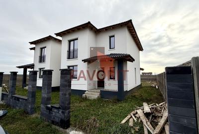 Duplex cu 4 camere în Moșnița Nouă