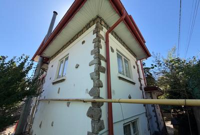 Vilă istorică de vânzare  Castel Aura Buzescu Bușteni  str. Victoriei nr. 11 - 12