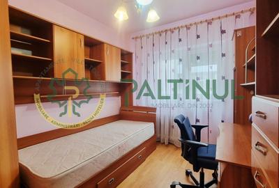 Apartament cu 4 camere decomandat, mobilat în Central