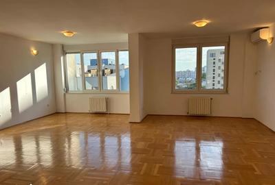 Apartament cu 3 camere, mobilat în Plevnei
