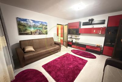 Apartament cu 2 camere semidecomandat, mobilat în Rovine