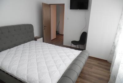 Inchiriez apartament 2 camere in Deva, ultracentral (I. Maniu, Magnoliei), et 2 - 7