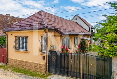Casă individuală cu 4 camere în Cernatu
