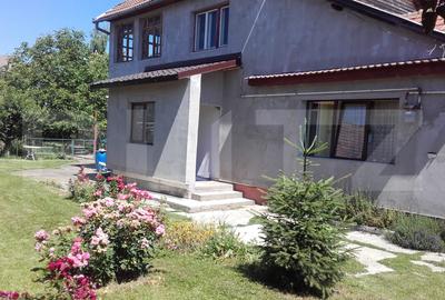 Casă individuală cu 5 camere în Ghimbav