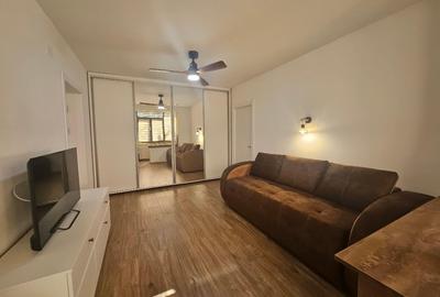 Apartament cu 3 camere semidecomandat în Craiovei