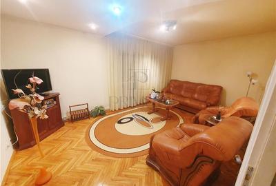 Apartament cu 3 camere decomandat, mobilat în Soarelui