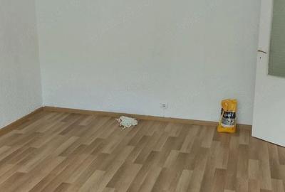 Apartament cu 2 camere decomandat în Drumul Taberei