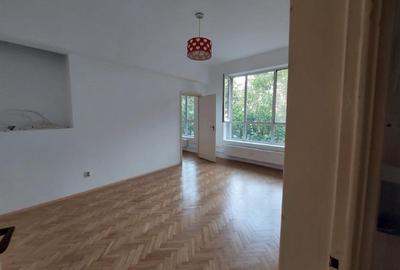 Apartament cu 3 camere decomandat, mobilat în Universitate