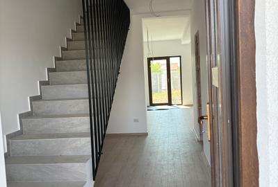 Casa de vânzare in Mosnita- 50m de strada principală - 10