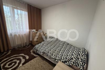 Apartament de inchiriat  2 camere semidecomandat etaj 4 mobilat utilat - 4