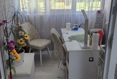 Apartament cu 3 camere decomandat în Podu Roș