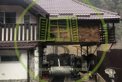 Casă individuală cu 6 camere în Rășinari