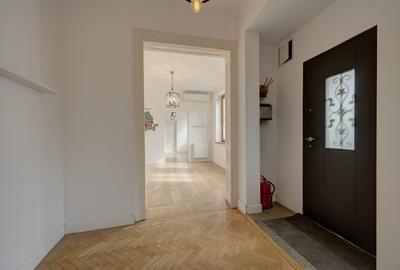 In Cartierul Evreiesc, casa 3 camere pivnita si mansarda open space. - 12