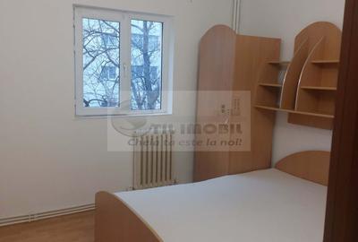 Apartament semidecomandat cu 3 camere - Mircea cel Batran - 400€ - 1