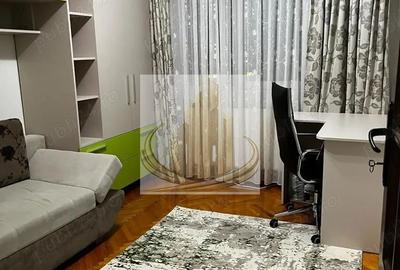Apartament 3 camere, decomandat, zona Lunei - 2