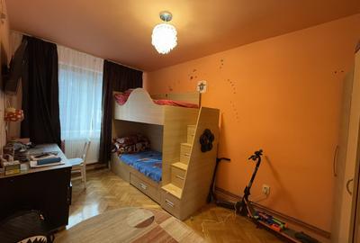 Apartament cu 2 camere, decomandat, 47 mp, zona Mercur - 2