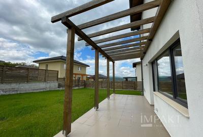 Casă / Vilă cu 4 camere de închiriat - Dezmir - 3