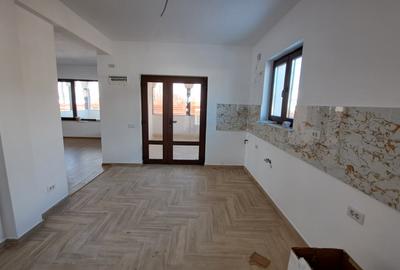 CASA 4 CAMERE CU SUPRAFATA GENEROASA IN  STIL NEOROMANESC - 37