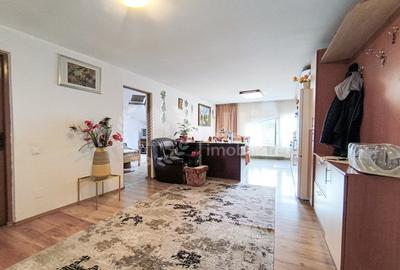 Apartament cu 3 camere semidecomandat, mobilat în Plopilor