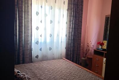 3 camere decomandate , centrala pe gaze, mobilat ,zona Dacia , pozitie excelenta - 8