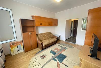 Garsoniera-Piata Nicolina-etaj 1 - 3