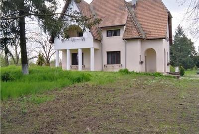 Casă individuală cu 5 camere în Petrăchioaia
