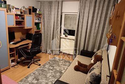 Apartament cu 2 camere semidecomandat, mobilat în Torontalului