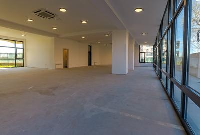Spațiu comercial, 220 mp în Sisești