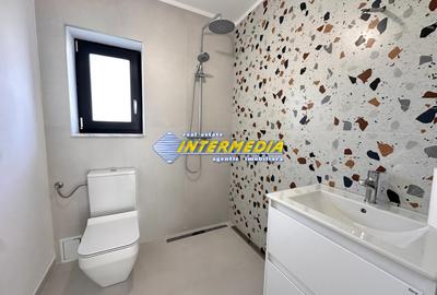 CASA NOUA I 90 MP I FINISATA LA CHEIE I ASFALT I TOATE UTILITATILE I - 2