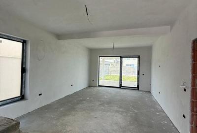 Casă individuală cu 5 camere în Dumbrăvița