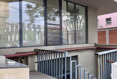 Spatiu comercial de vanzare în zona Victoriei - 1