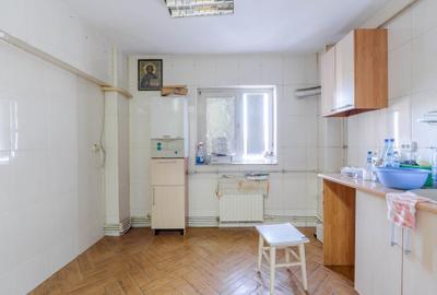Apartament 3 camere transformat in 2 camere – Bd. Cosminului - 15