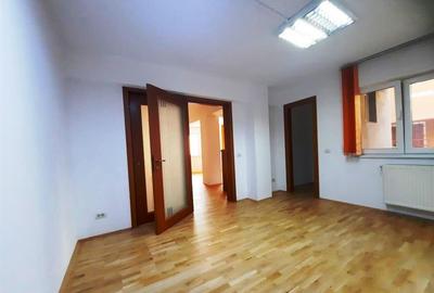 Apartament cu 4 camere decomandat, mobilat în Obor