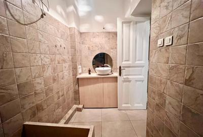 De vânzare apartament 3 camere zona semicentrală - 10