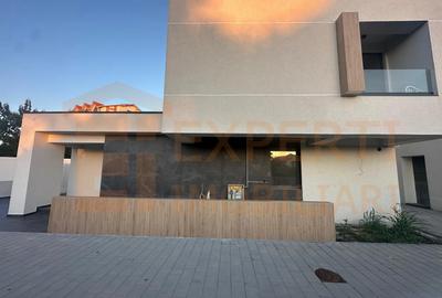 Vila deosebita de vanzare - zona Mamaia Nord pe malul lacului ; COMISION 0% - 1