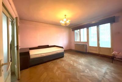Apartament cu 4 camere decomandat în Plopilor