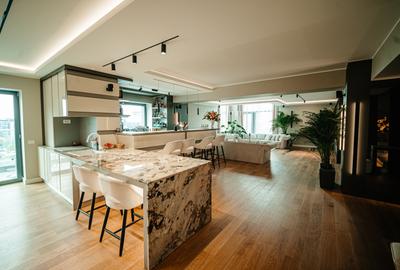 Penthouse cu 6 camere decomandat, mobilat în Floreasca