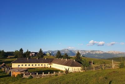 Cabană montană cu panoramă Bucegi & Piatra Craiului – Fundata - 11