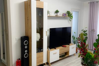 Apartament cu 2 camere decomandat, mobilat în Sălăjan