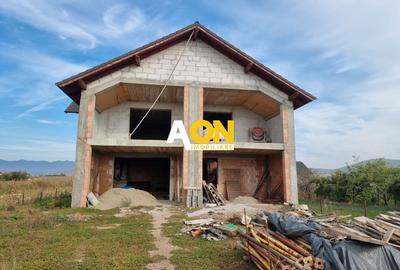 Casa la rosu,2100 mp teren,zona Micesti - 2