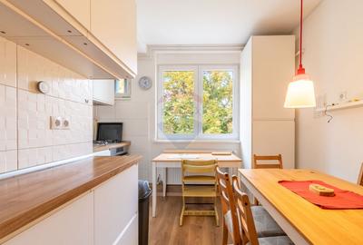 Apartament cu 4 camere decomandat în Grigorescu