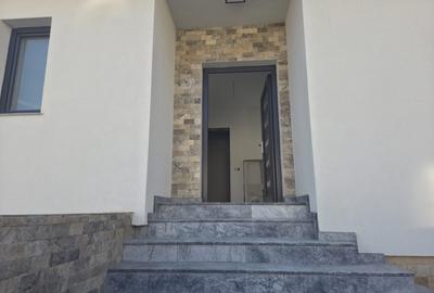 Casa Individuala 4 camere + 500mp teren  in Selimbar - 2