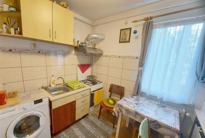 Vanzare garsoniera decomandata in bloc de apartamente,mobilata si utilata  ,Astr