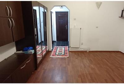 Garsonieră decomandată în Județean