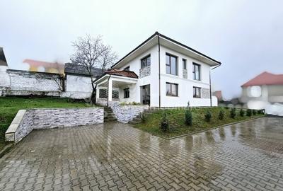 Casă individuală cu 4 camere în Chinteni